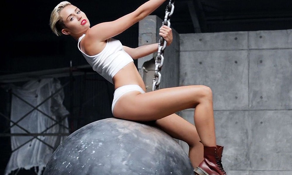 Miley Cyrus & Elon Musk on SNL - Wrecking Ball